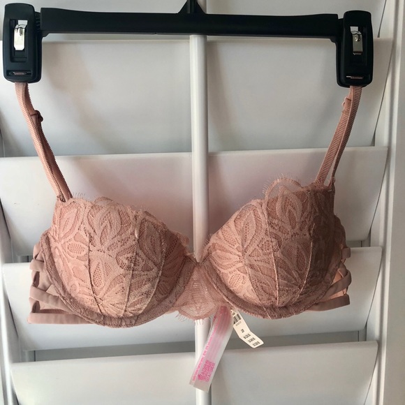Victoria Secrets PINK Date Push- Up Bra - Picture 1 of 4